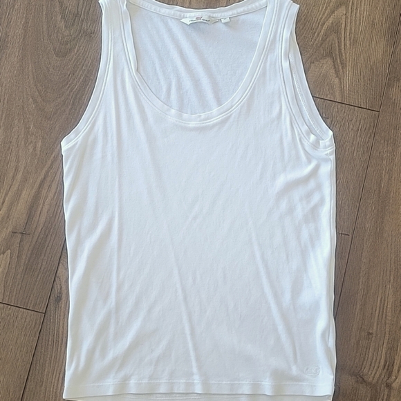 Vineyard Vines White Sleeveless Tank Top, Size Med - Picture 2 of 4
